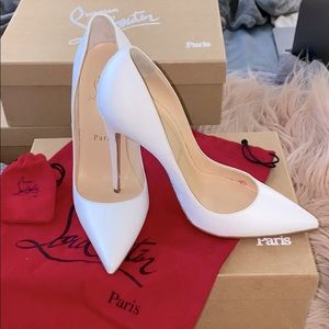 CHRISTIAN LOUBOUTIN
So Kate Patent Leather Pumps